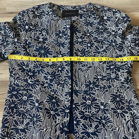 Banana Republic Factory Open Blazer Navy Floral print Bell Sleeves Size 4 Classy - Picture 8 of 12